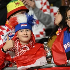 Navijači na utakmici Wales - Hrvatska