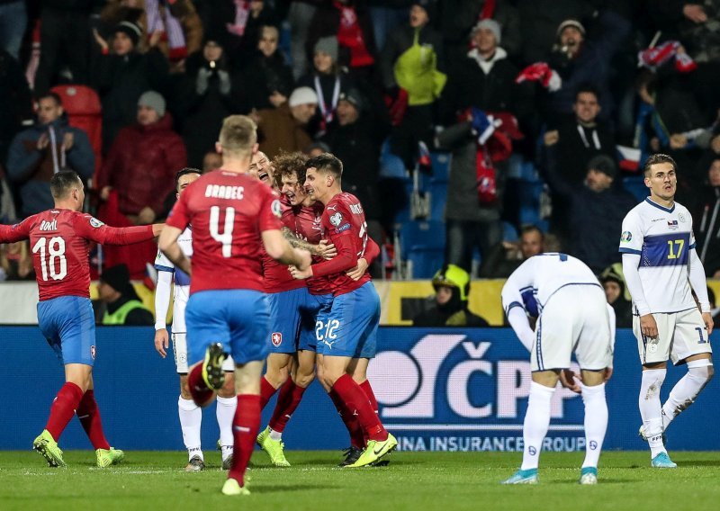 Kosovo bilo na korak do nove senzacije, ali onda se ukazao češki David Luiz
