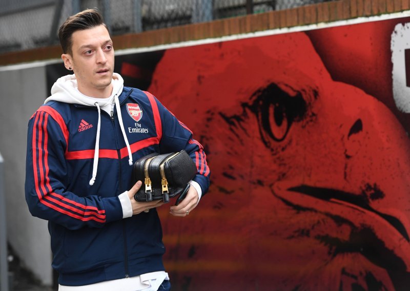 Sada je posve jasno zašto Mesut Özil još uvijek nije napustio Arsenal, iako ove sezone za 'topnike' nije odigrao ni minute