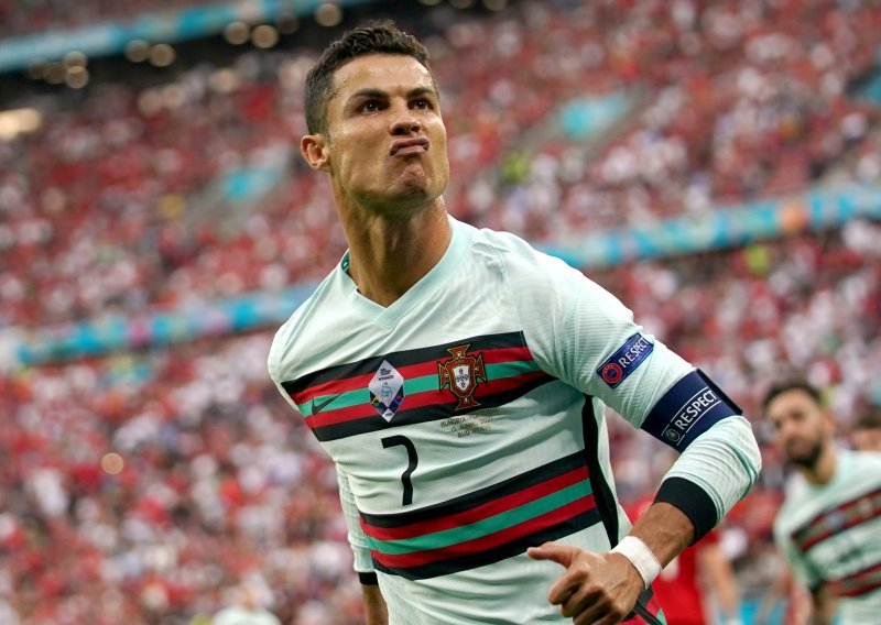 Cristiano Ronaldo je vanzemaljac; kako drugačije objasniti da je Portugalac protiv Mađara postavio ili 'podebljao' pet čudesnih rekorda