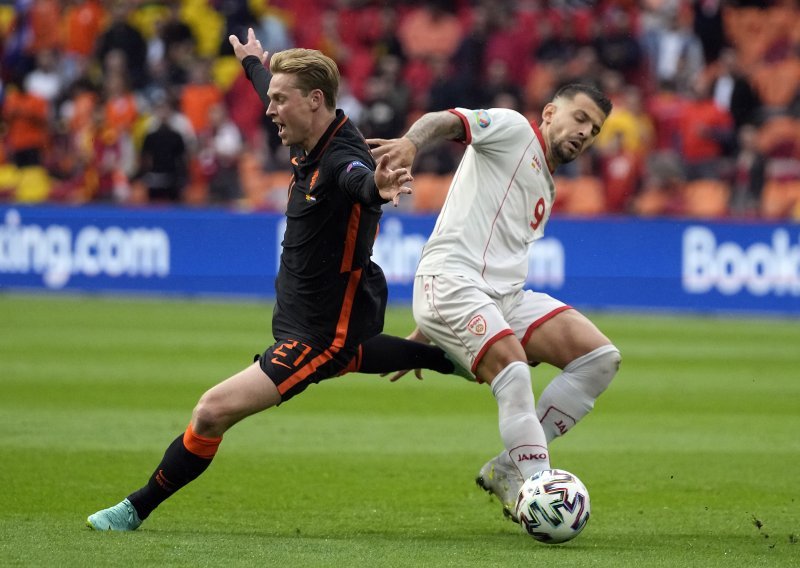 Nizozemska u osminu finala s maksimalnim učinkom, ali najveći pljesak na utakmici dobio je makedonski kapetan...