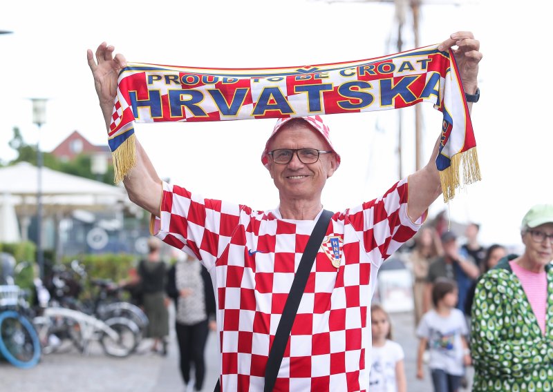 [VIDEO/FOTO] Hrvatski navijači već su počeli s 'okupacijom' Kopenhagena; 'vatreni' će u ponedjeljak imati fantastičnu podršku s tribina