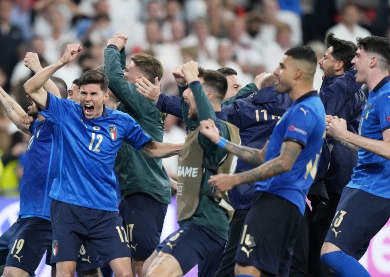 [FOTO] Italiju i Roberta Mancinija još samo jedna utakmica dijeli do nevjerojatnog svjetskog rekorda