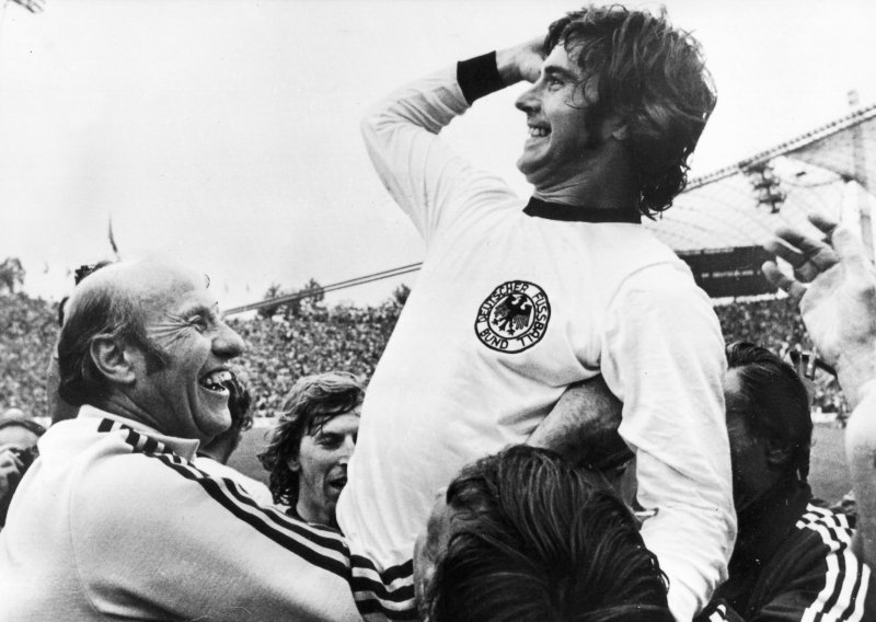 [FOTO] Bayern i Njemačka u suzama, a nogometni svijet tuguje; preminuo je veliki Gerd Müller, jedan od najubojitijih golgetera u povijesti