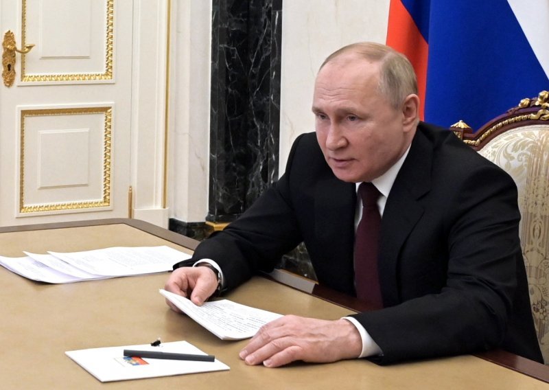 Putin najavio ključnu odluku : Danas ćemo odlučiti hoćemo li priznati neovisnost Donjecka i Luhanska