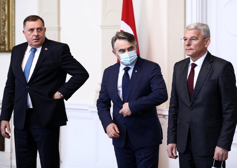 BiH podijeljena i o ukrajinskoj krizi, Džaferović osuđuje Moskvu, Dodik suzdržan