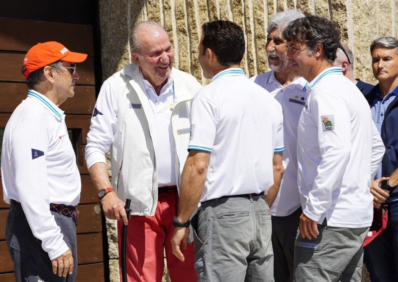 Nakon gotovo dvije godine bivši španjolski kralj Juan Carlos napokon se pojavio u domovini