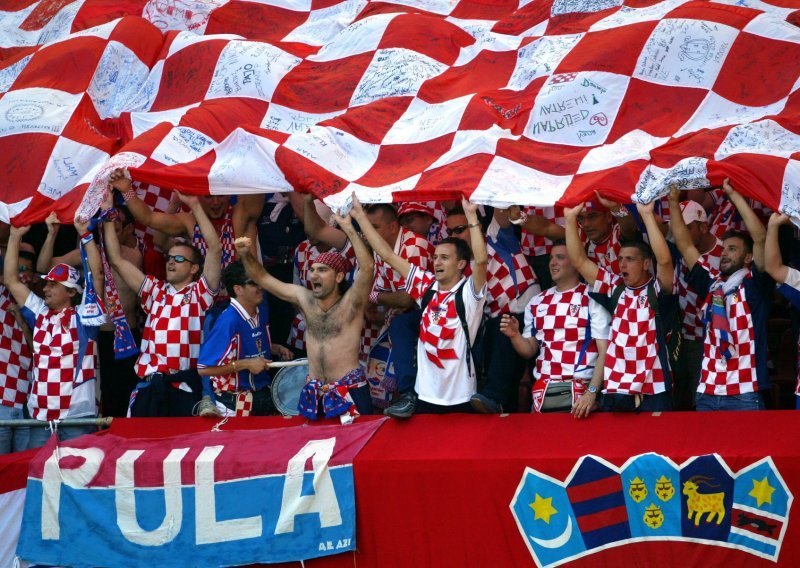 U Katar stiže najveća navijačka zastava Hrvata: Prijevoz me koštao više nego moja zrakoplovna karta