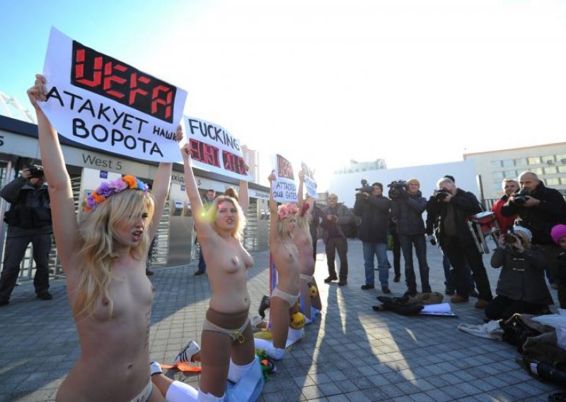 Gole Ukrajinke opet u akciji: Stop prostituciji!