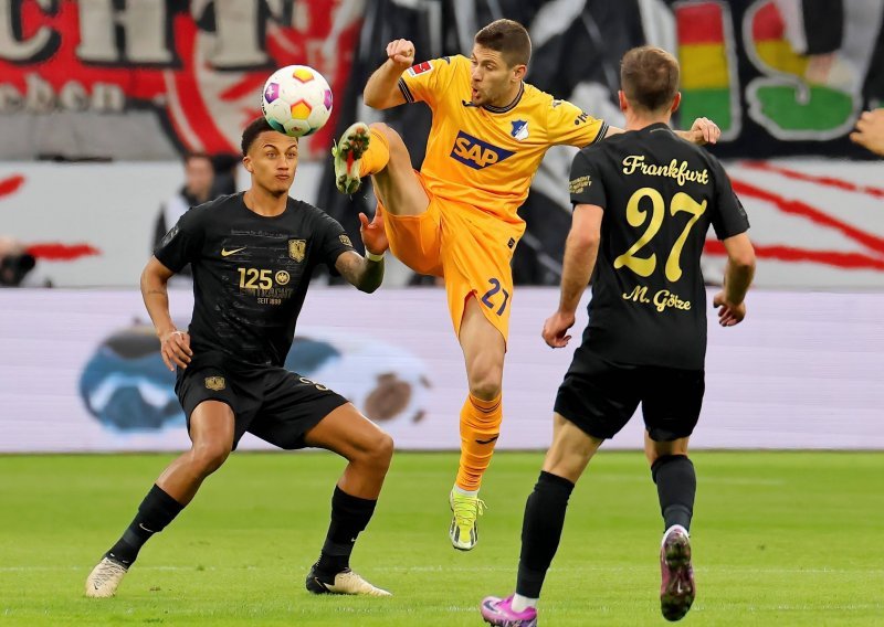Hoffenheim poveo pa ostao s igračem manje i doživio uvjerljiv poraz