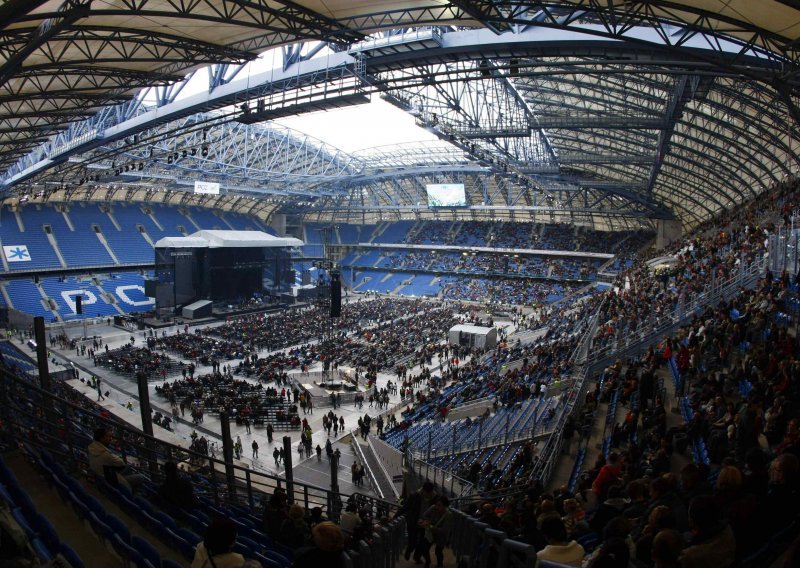 Stingovim koncertom otvoren stadion u Poznanu