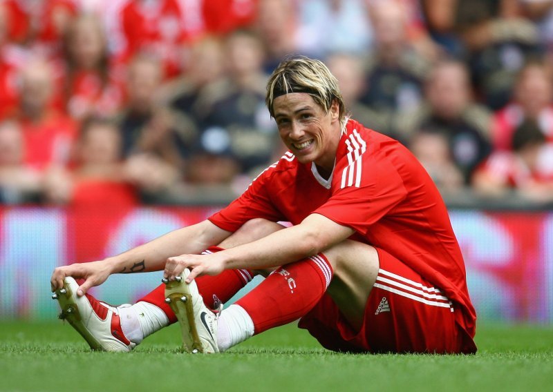 Torres igra u Lyonu i riskira novu operaciju