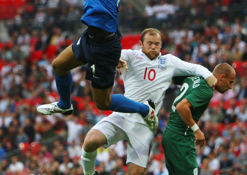Rooney odglumio penal, pošteni Englezi slavili