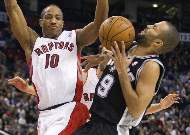 Knicksi doma gaze, Spurs se izvukli u Torontu