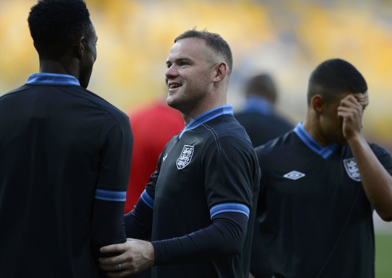Englezi očekuju da Rooney bude kao Pele, Ukrajinci čekaju Ševu