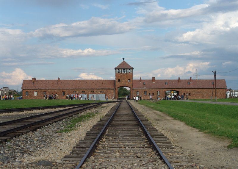 U HNS-u 'progledali' pa ipak posjetili Auschwitz