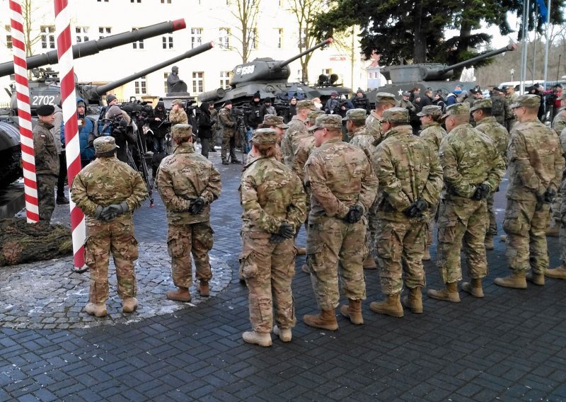 Konvoj NATO snaga dvaput zalutao i blokirao središte poljskog grada