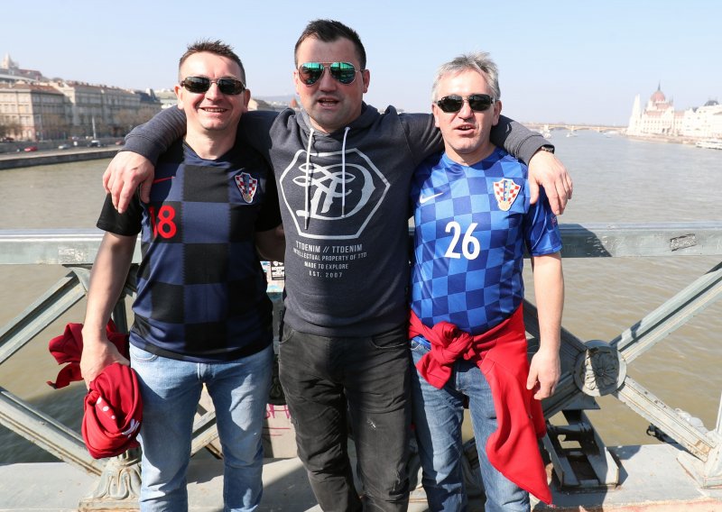 Hrvatski navijači nisu mogli poželjeti ljepši doček u Budimpešti