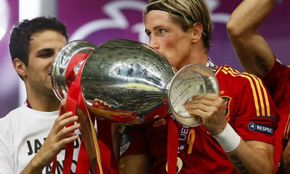 Fernando Torres i pehar za naslov europskih pravaka